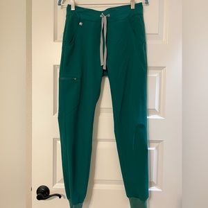 FIGS Zamora joggers Hunter green size XS